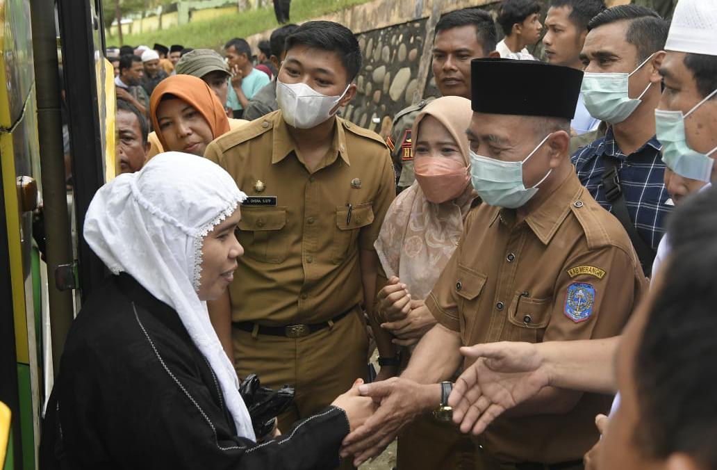 Haru, H Mashuri Sambut Jemaah Haji Merangin