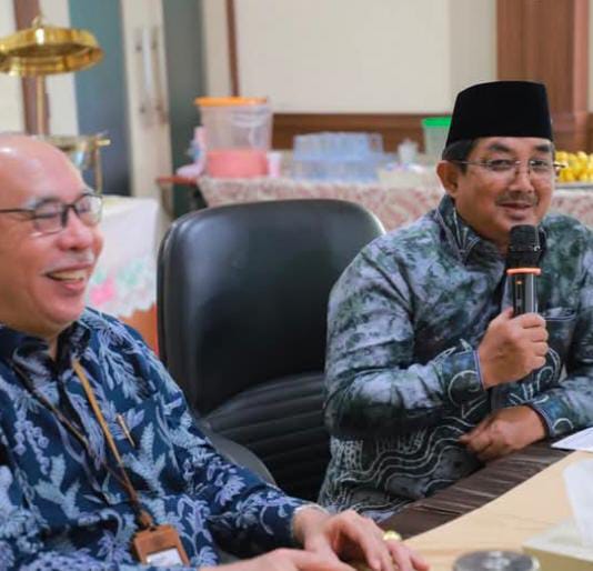 Bupati Tanjab Barat Terima Hibah Tanah Eks Rumah Dinas Bea Cukai untuk Perluasan TPU Riyadhatul Jannah