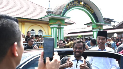 Presiden Jokowi Tunaikan Salat Jumat di Masjid Al Jihad Tanjung Agung