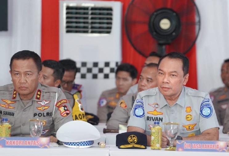 Dirut Jasa Raharja Dampingi Kapolri dan Panglima TNI Tinjau Gerbang Tol Prambanan