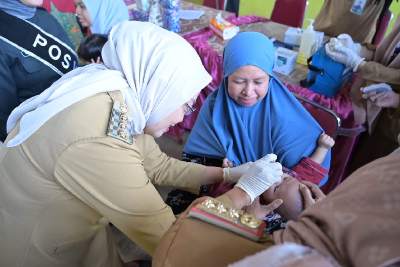 Pj Wali Kota Jambi Canangkan Pekan Imunisasi Nasional Polio