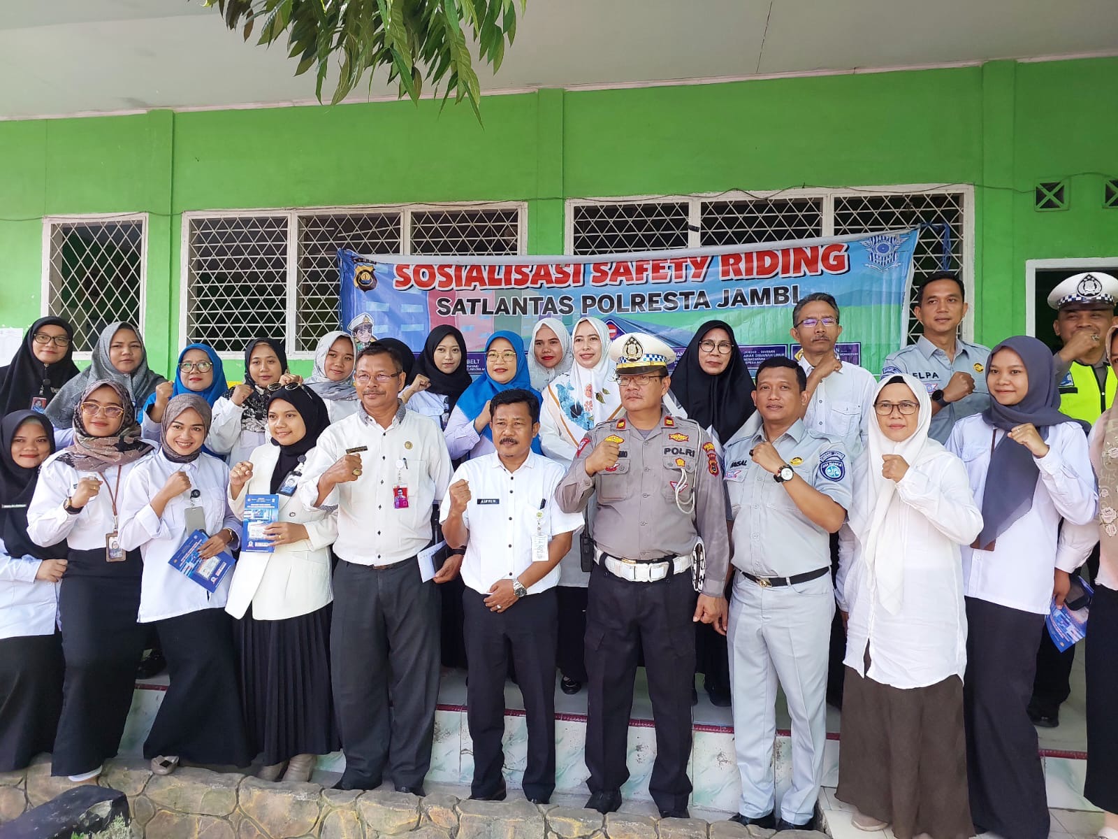 Jasa Raharja Jambi Sosialiasasi Pengajar Peduli Keselamatan Lalu Lintas di SMP N 9 Kota Jambi