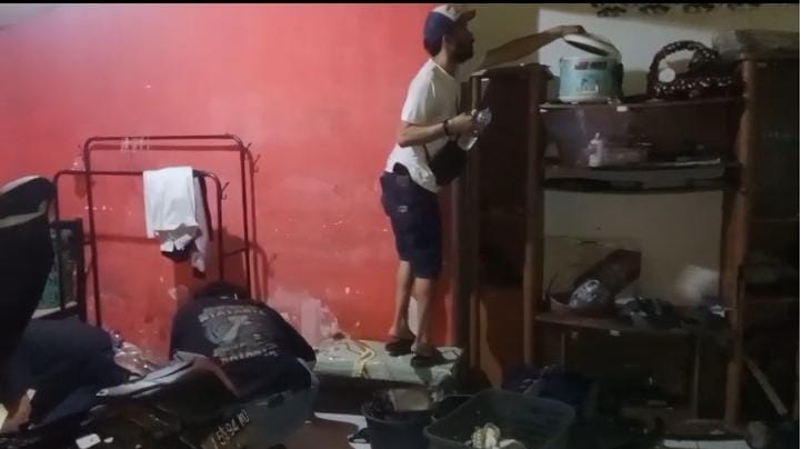 Polsek Kota Baru Gerebek Rumah yang Diduga Dijadikan Basecamp Narkoba 