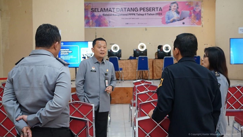 Pastikan Seleksi PPPK Transparan, Kepala Kanwil dan Kadiv Yankum Tinjau Secara Langsung