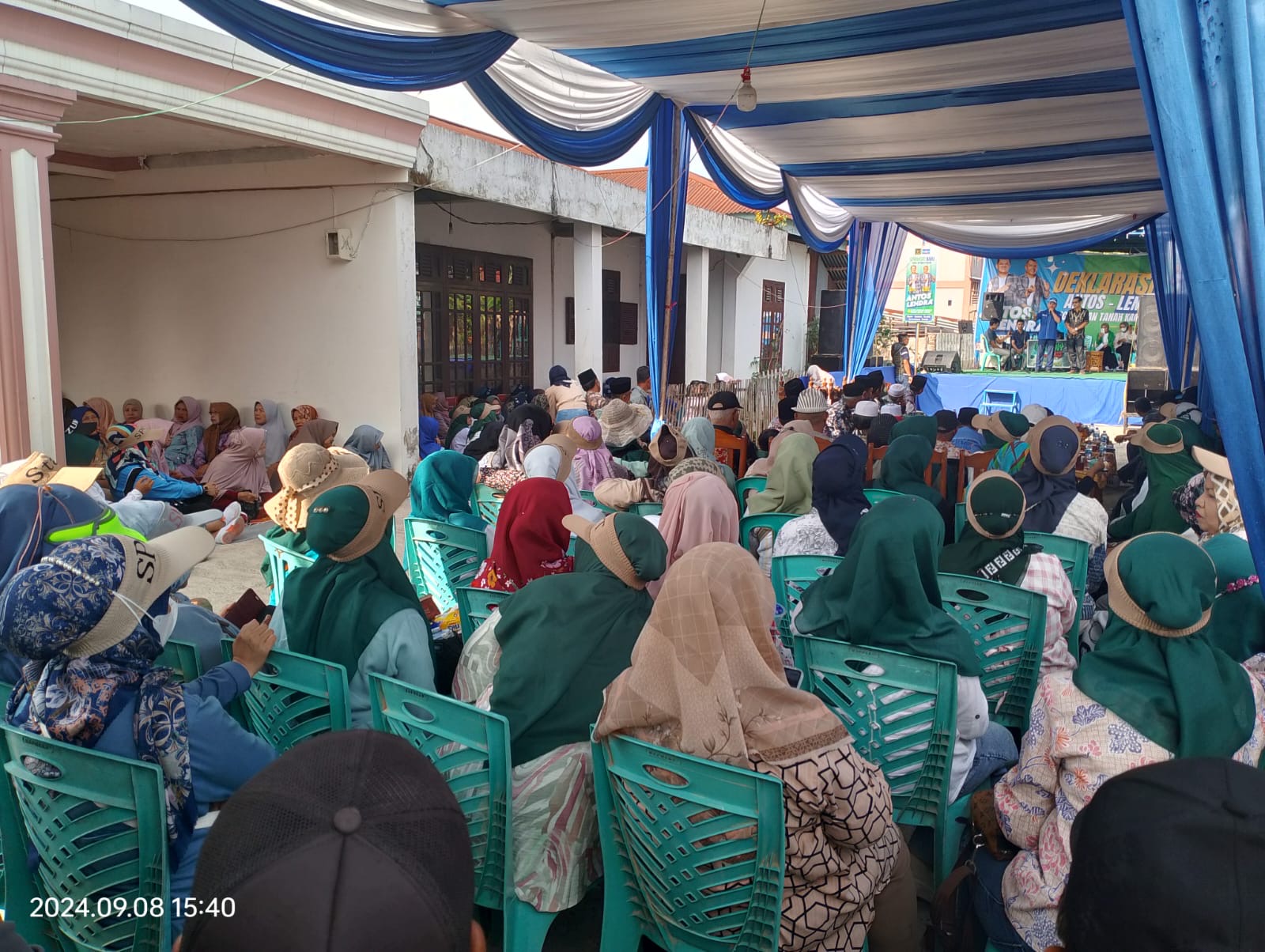 Ribuan Pendukung Antos-Lendra saat Deklarasi di Tanah Kampung 