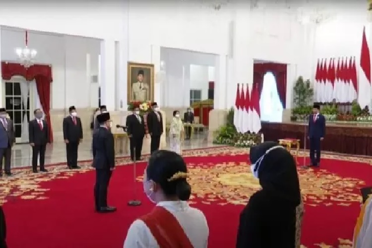 Resmi, Presiden Jokowi Lantik Abdullah Azwar Anas Jadi MenPAN RB