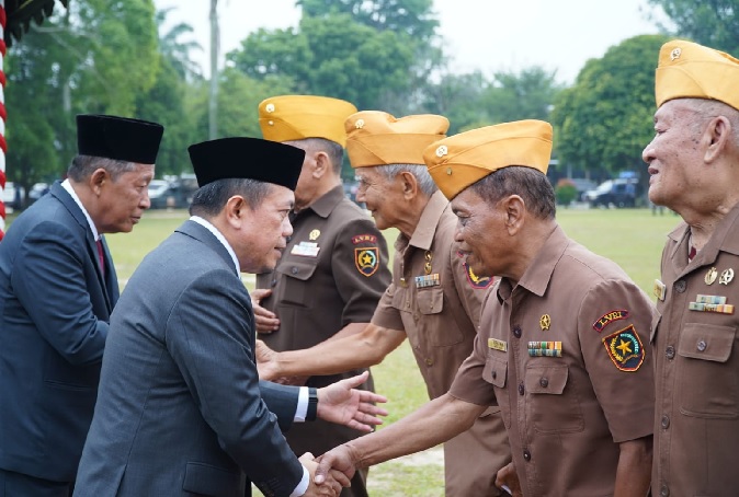 Refleksi Hari Pahlawan: Gubernur Al Haris Tekankan Pendidikan dan Persatuan Bangsa