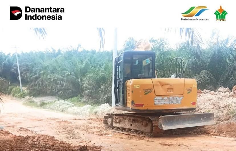 PTPN IV Regional 4 Jambi-Sumbar Perbaiki Jalan Rusak di Tanjung Lebar-Sungai Bahar