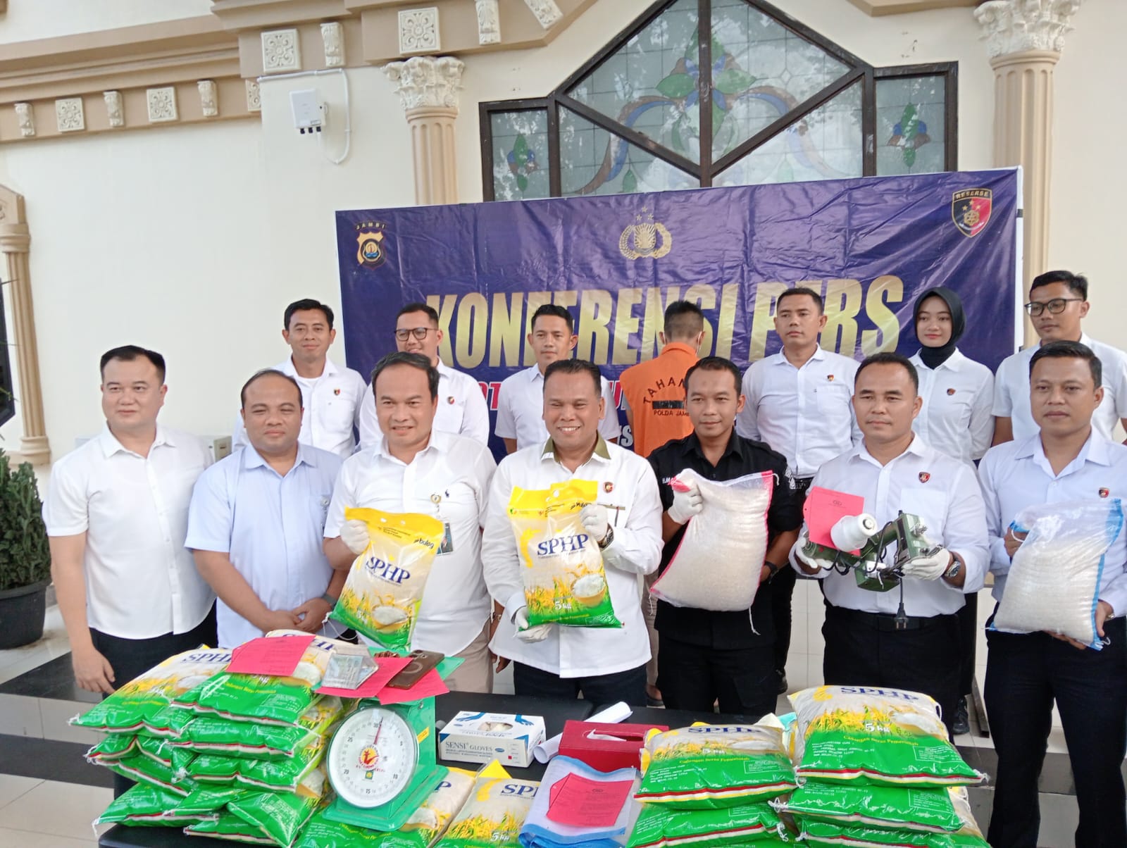 Update Kasus Manipulasi Beras Subsidi, Polisi Temukan Selisih Berat di Karung 