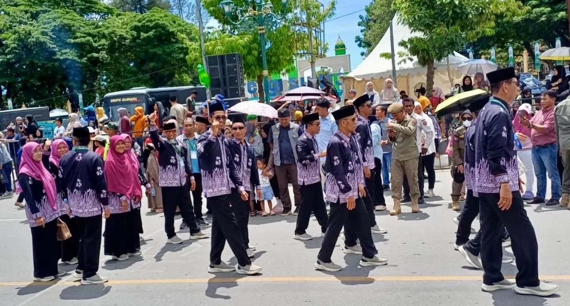 Tampil Memukau, Kafilah Jambi Meriahkan Pawai Ta’aruf STQH Nasional Ke-28 di Kendari