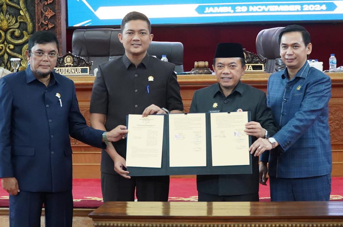 Gubernur Jambi Al Haris Apresiasi DPRD Selesaikan Target Penetapan APBD 2025 Tepat Waktu