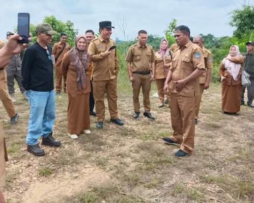 Wakil Bupati Tanjung Jabung Barat Tinjau Lokasi Rencana Pembangunan TPST di Kecamatan Merlung