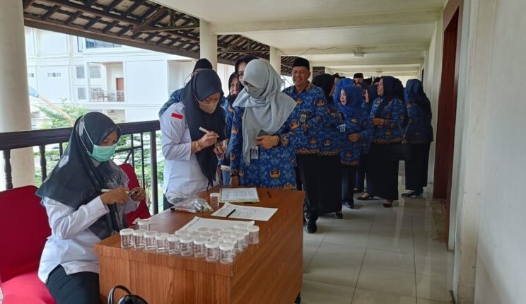 Termasuk Gubernur dan Sekda, Seluruh Pejabat Pemprov Jambi Jalani Tes Urine