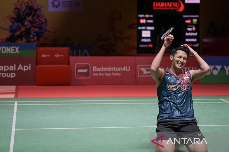 Kalahkan Wakil Prancis, Jonatan Christie Tembus Final Hylo Open