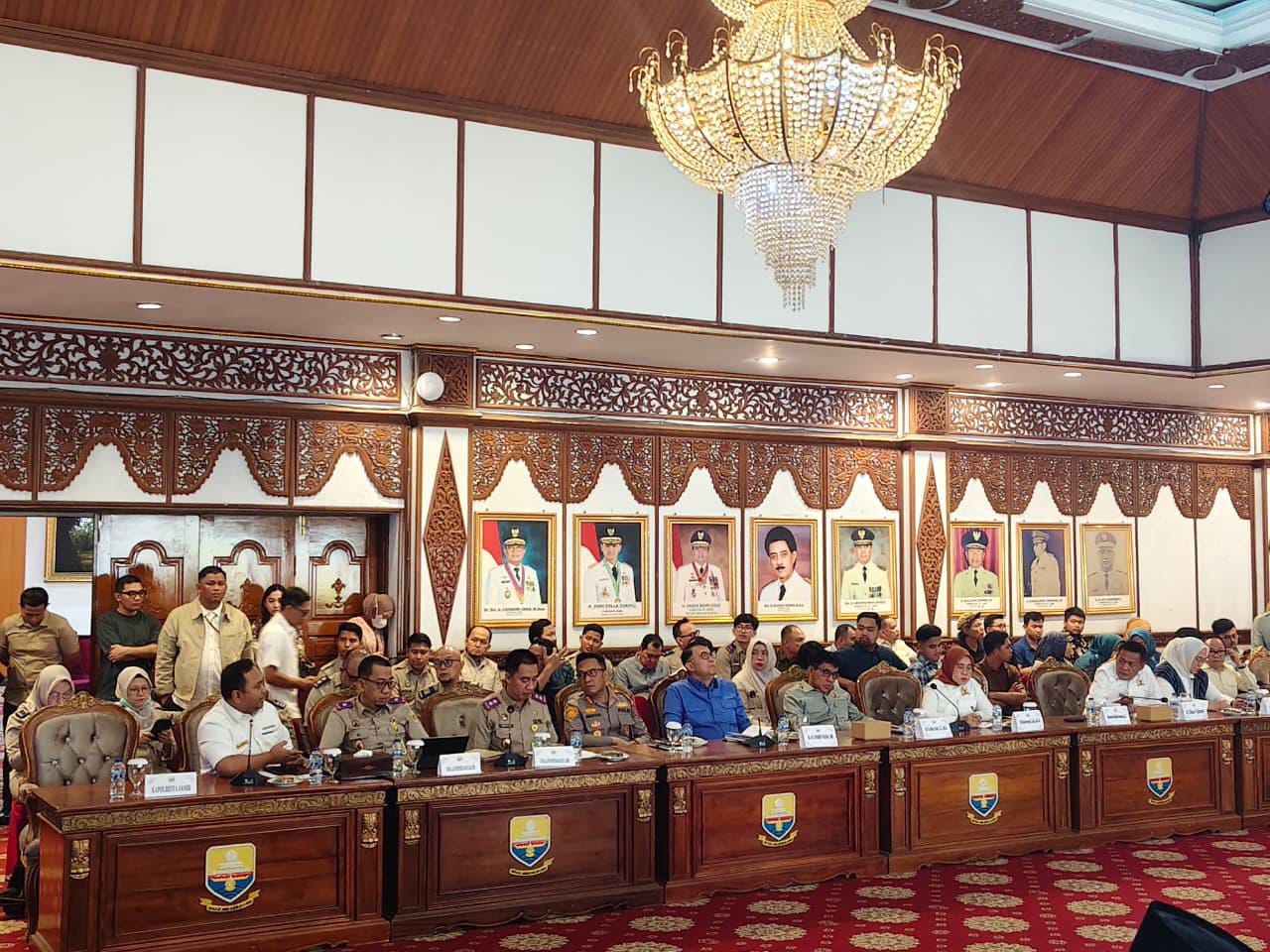 Syarif Fasha Fasilitasi BAM DPR RI Serap Aspirasi Forum Warga Tolak Zona Merah Jambi, Instansi Negara Terkait 
