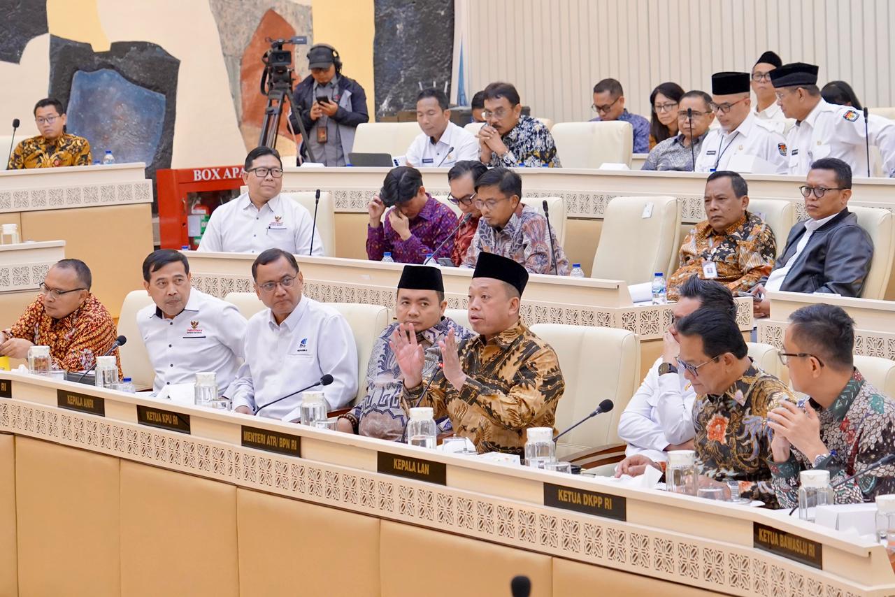 RDP Bersama Komisi II DPR RI, Menteri Nusron Sampaikan Penanganan Sengketa Capai 99,45%