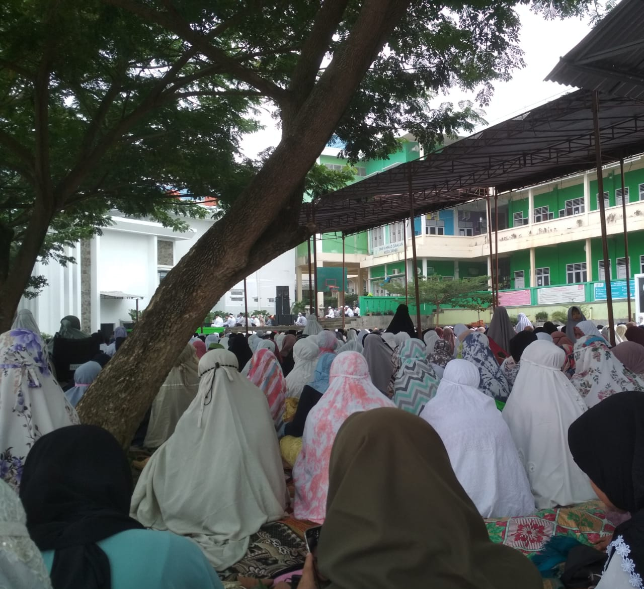 Jamaah Sholat Idul Adha di Taqwa 3 Kota Jambi Membludak 