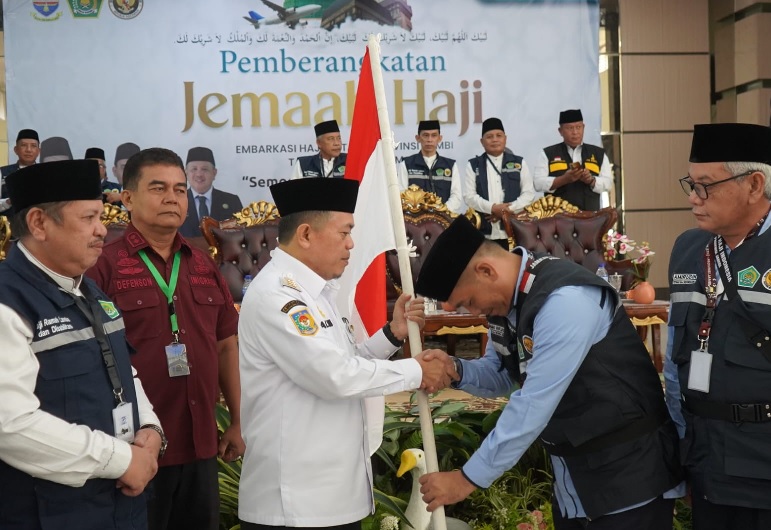 Lepas Kloter 16, Gubernur Al Haris : Pemprov Kucurkan Dana Rp32 M Untuk Haji Domestik