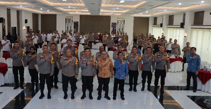 Polda Jambi dan Jajaran Terima Hasil Penilaian Kepatuhan Standar Pelayanan Publik 2023 dari Ombudsman