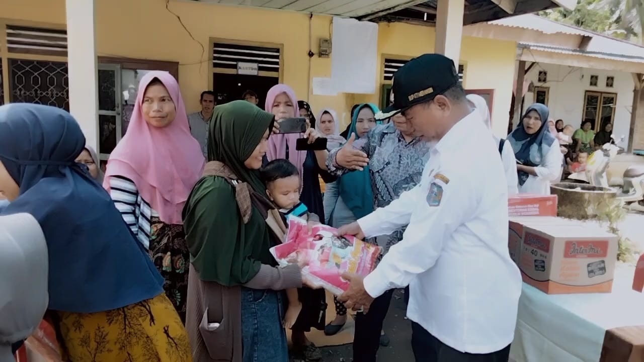 Bupati Merangin Salurkan Bantuan Banjir di Tiga Desa