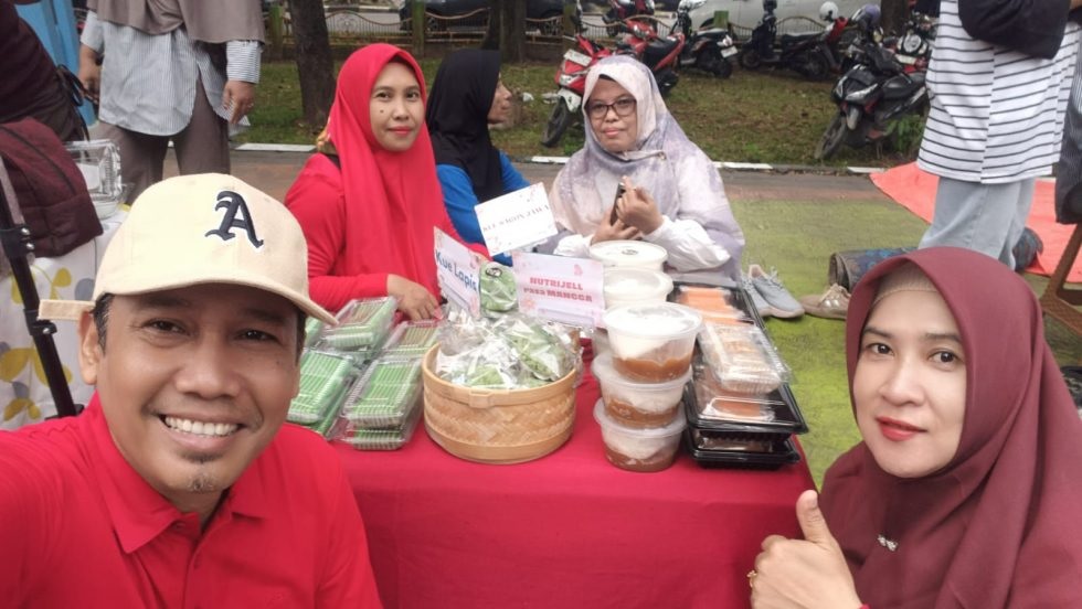 Srikandi PKJM Warnai CFD Kota Bangko Melalui Lapak Kuliner Makanan Jadul Jawa