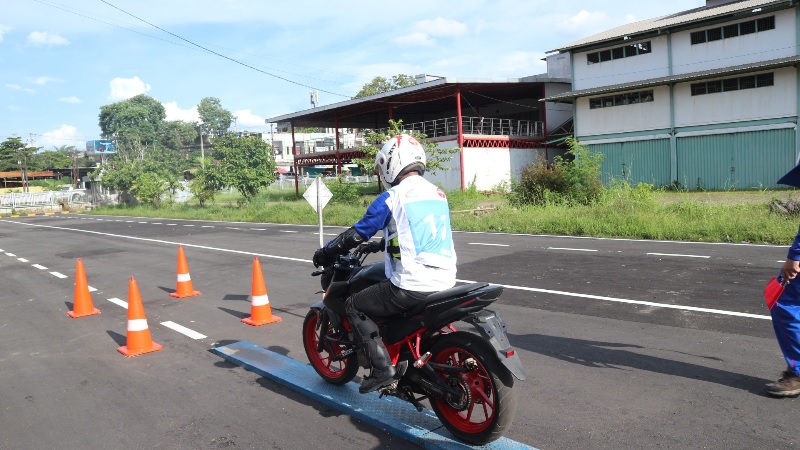Komunitas Honda Jambi Adu Skill di Ajang Safety Riding Competition 2025