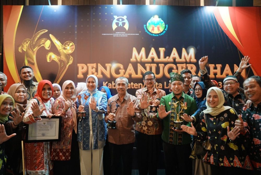 Gubernur Riau Syamsuar Terima Anugerah Provinsi Layak Anak