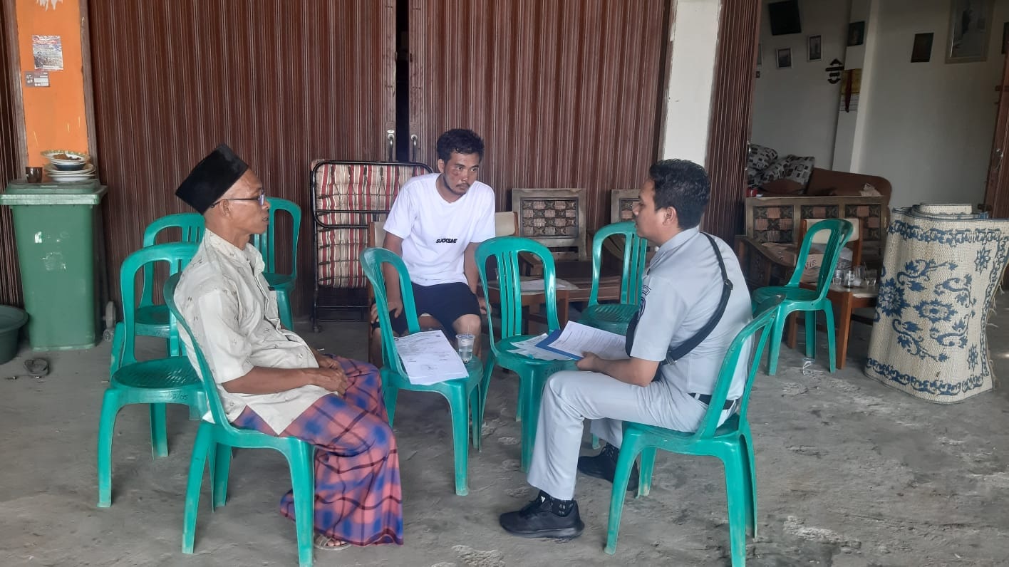 Jasa Raharja Jambi Kurang dari Sehari Selesaikan Santunan Koban Laka di Depan Kantor kelurahan Teluk Kenali