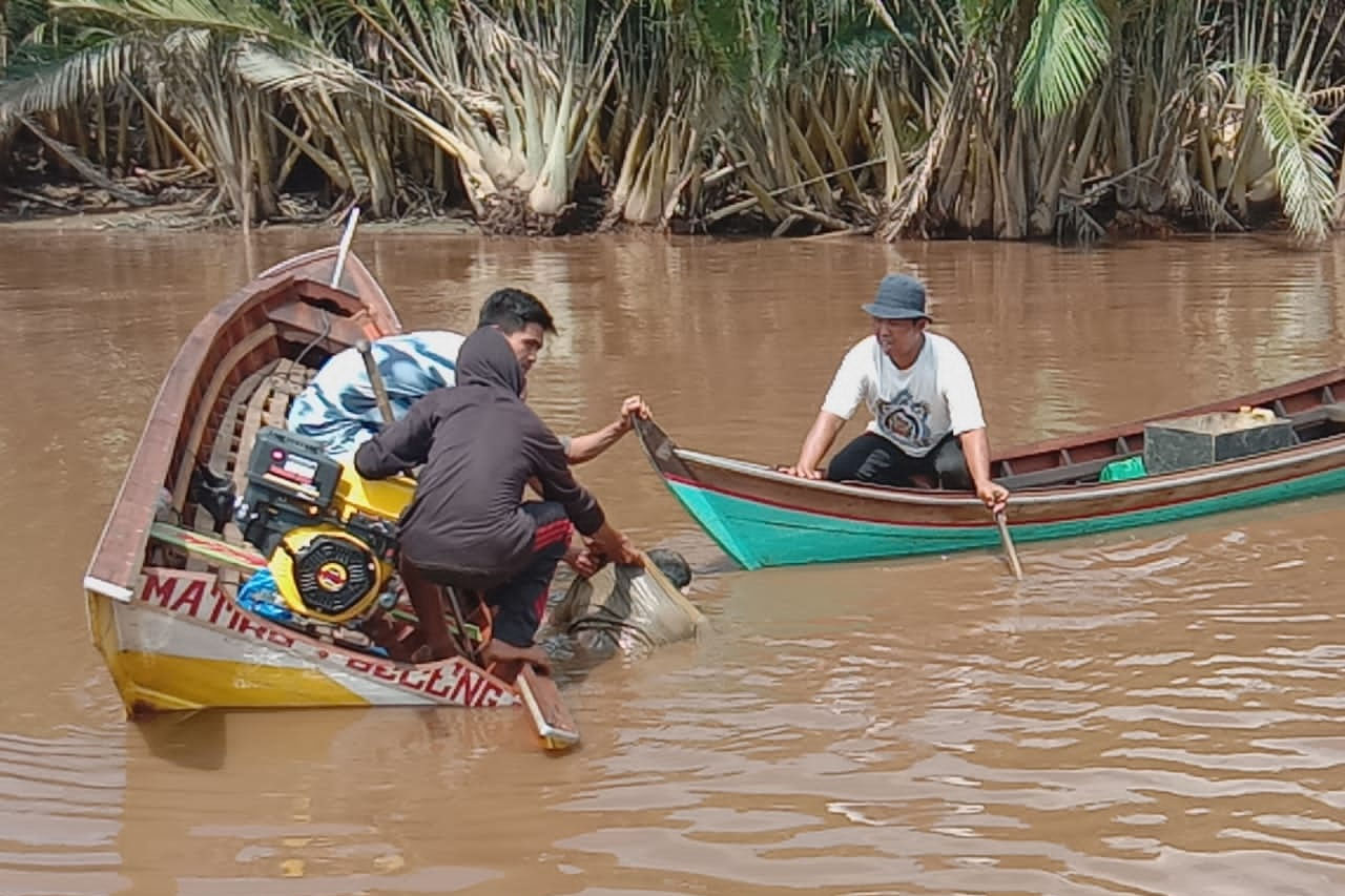 Sempat Hilang, Warga Temukan Imam Mengapung di Sungai