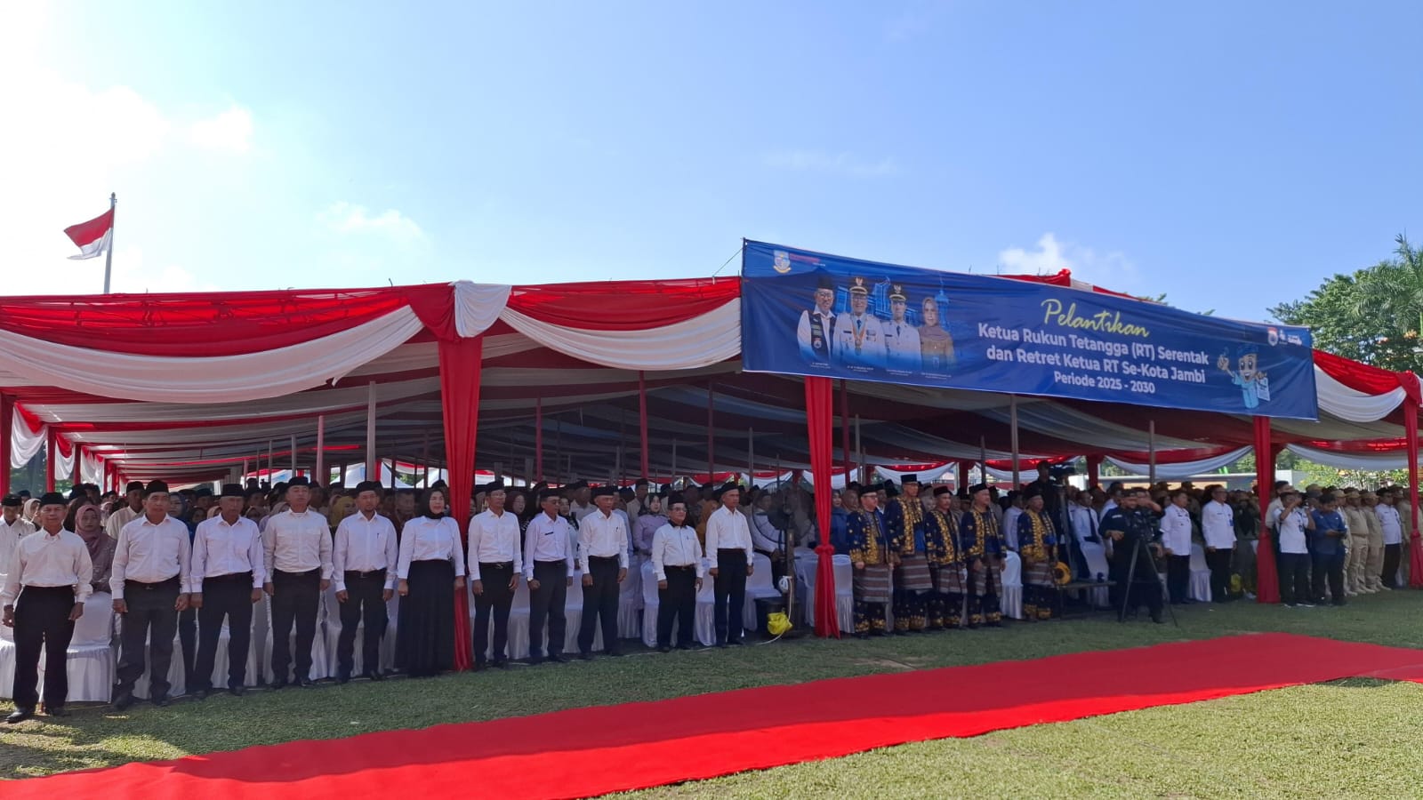 1.650 Ketua RT Dilantik, Wamendagri : Bukan Sejarah Kota Jambi, Tapi Inspirasi Nasional