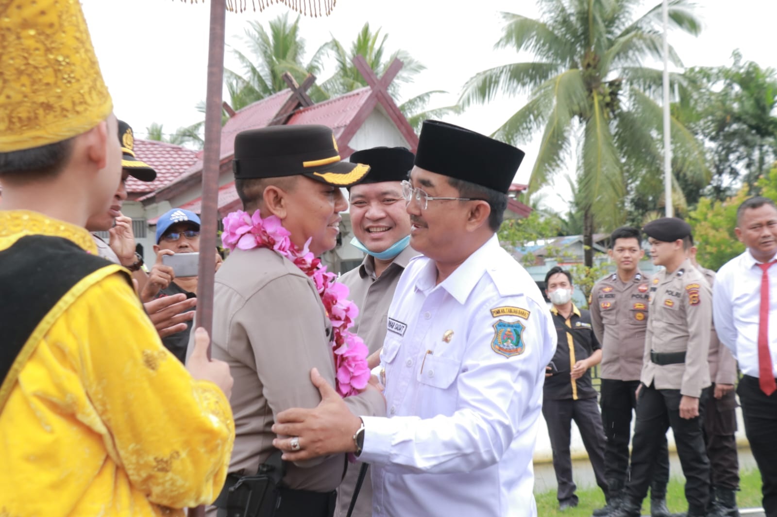 Bupati Anwar Sadat Hadiri Pisah Sambut Kapolres Tanjab Barat 