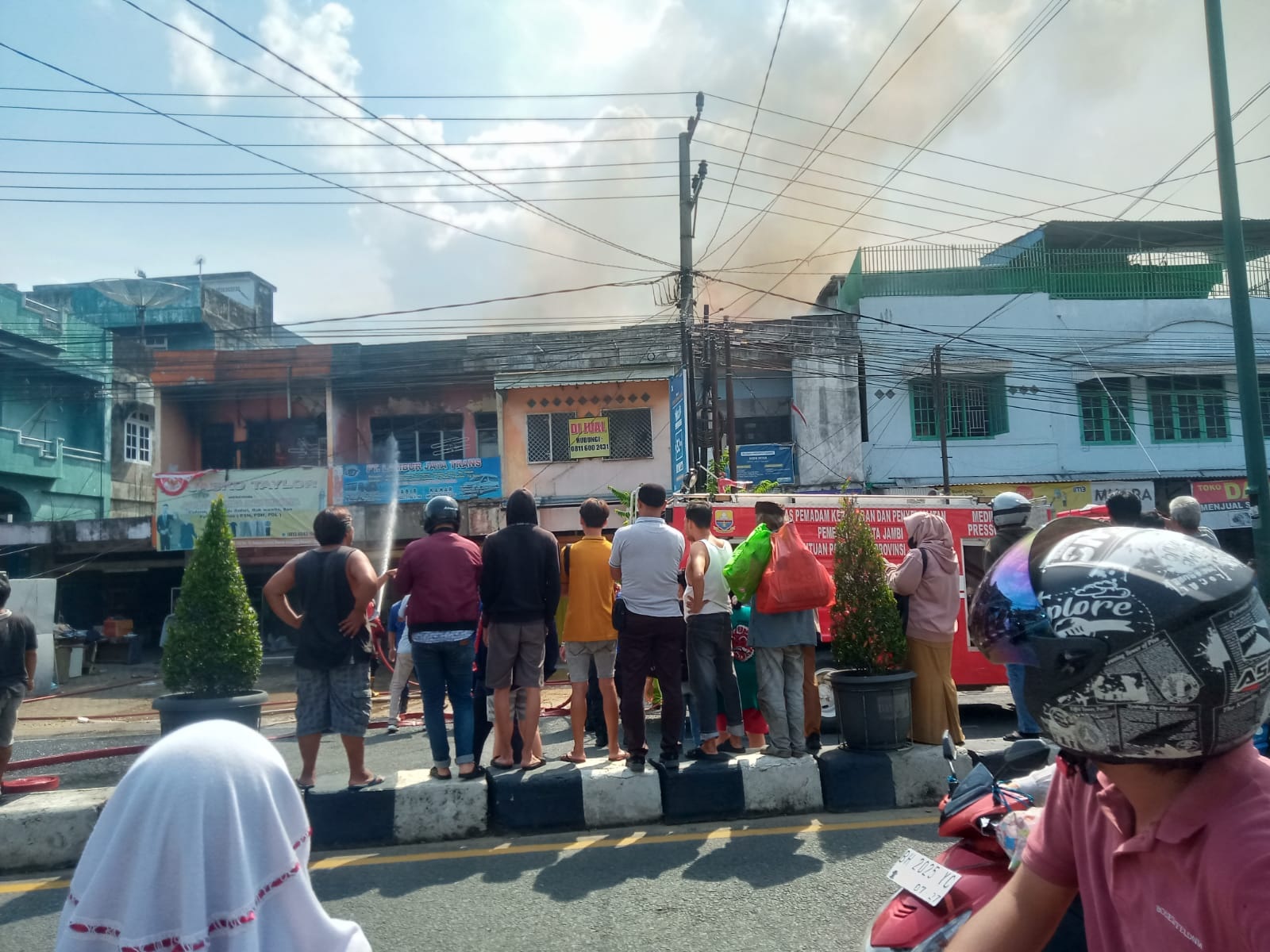 BREAKING NEWS: Empat Unit Ruko di Lebak Bandung Terbakar 