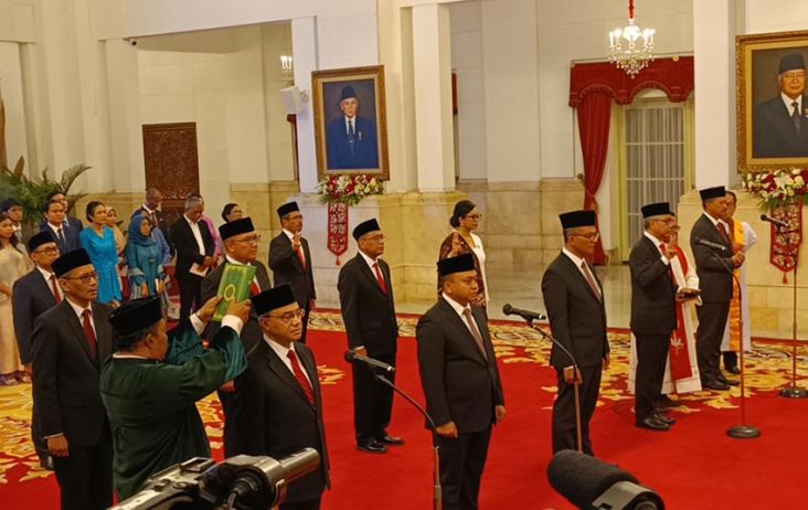 Jokowi Lantik 12 Dubes RI untuk 12 Negara, No 2 dan 10 Mantan Wartawan