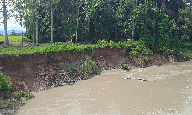  Warga Cemas Sungai Batang Merao Terus  Abrasi