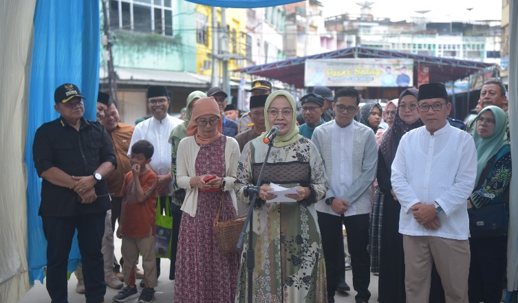 Semarak Ramadan di Kota Jambi, Pj Walikota Buka Pasar Bedug