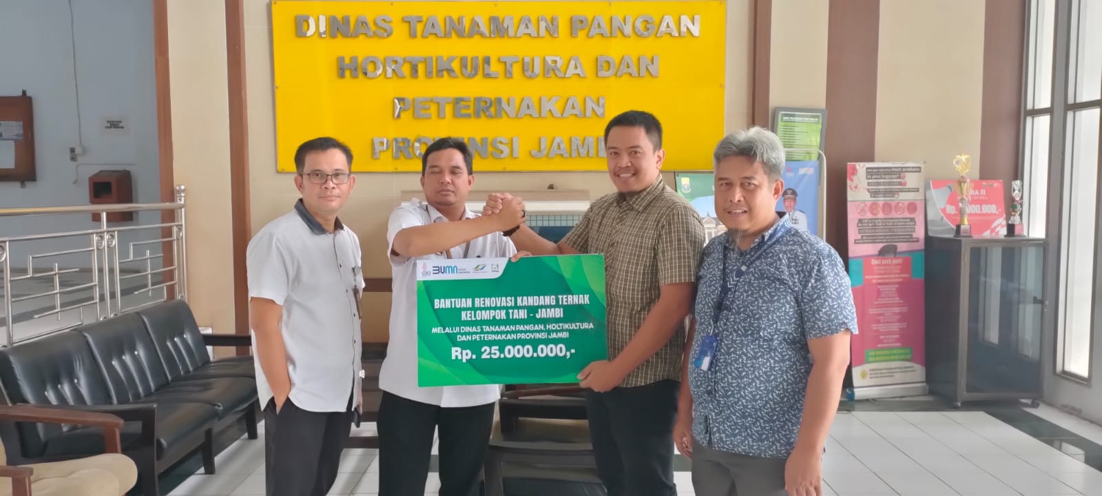 Akhiri Tahun 2022, PTPN Bantu 10 Kelompok Tani