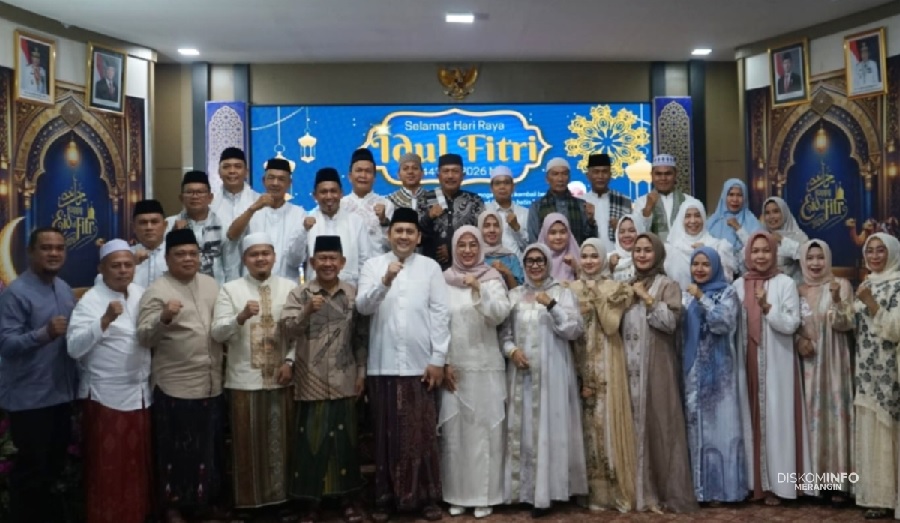 Kedepankan Adab, Bupati M Syukur Minta Maaf kepada Pejabat di Momen Halal Bihalal