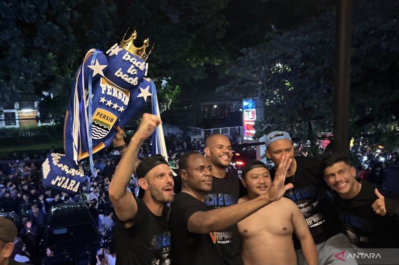 Persebaya Imbang, Persib Bandung Juara Liga 1