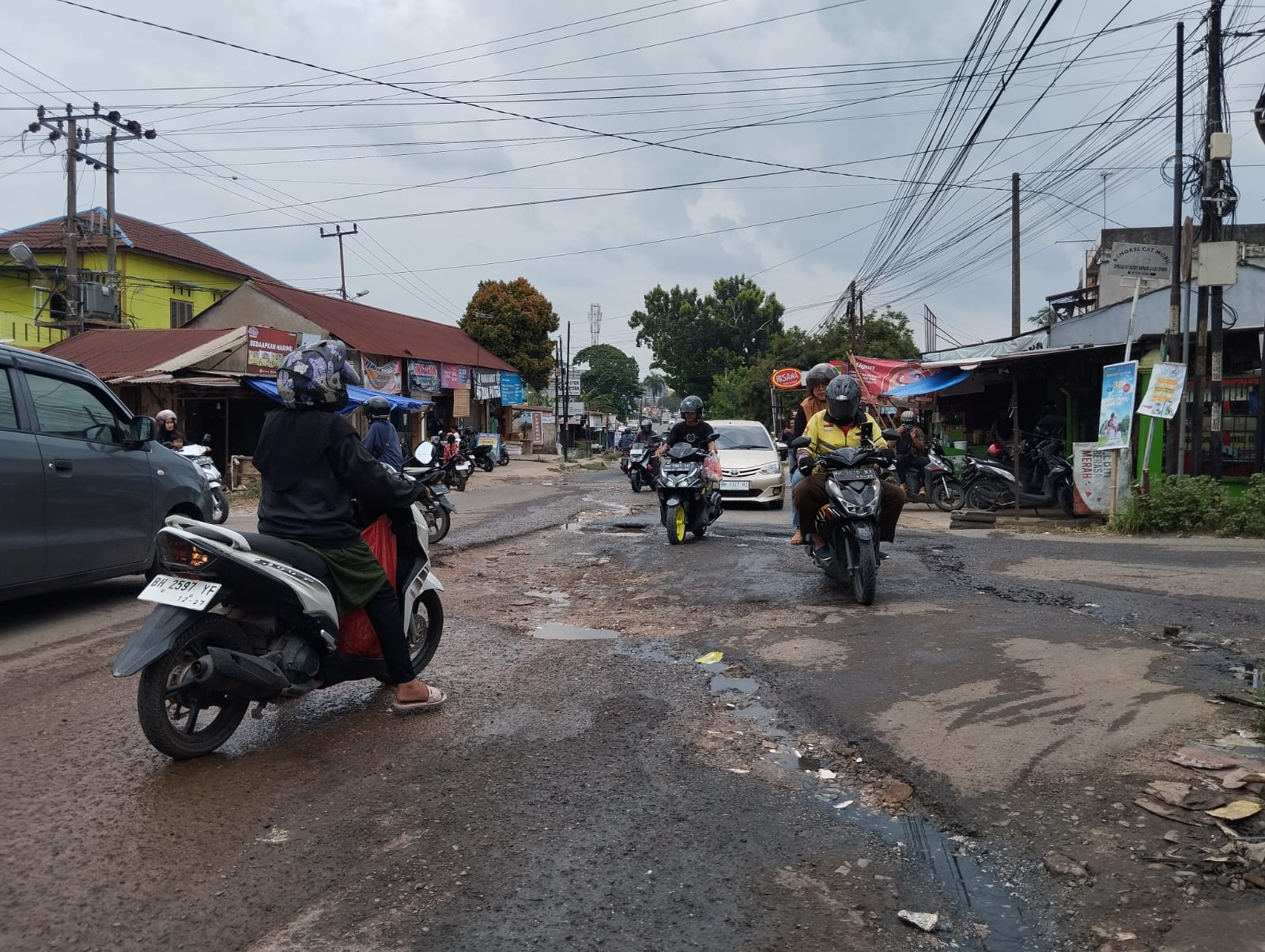 Limbah Pasar Kebun Kopi Sebab Jalan Rusak Parah, Umar Faruk: Pj Walikota Harus Memahami Kondisi Ini