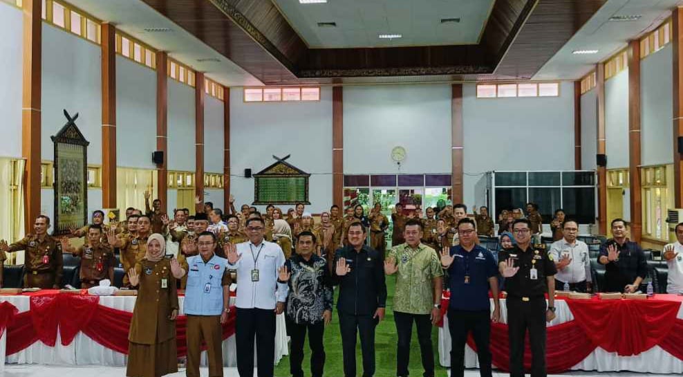 Bupati H. Mashuri Buka Sosialisasi Hari Anti Korupsi dan Anti Narkoba Sedunia