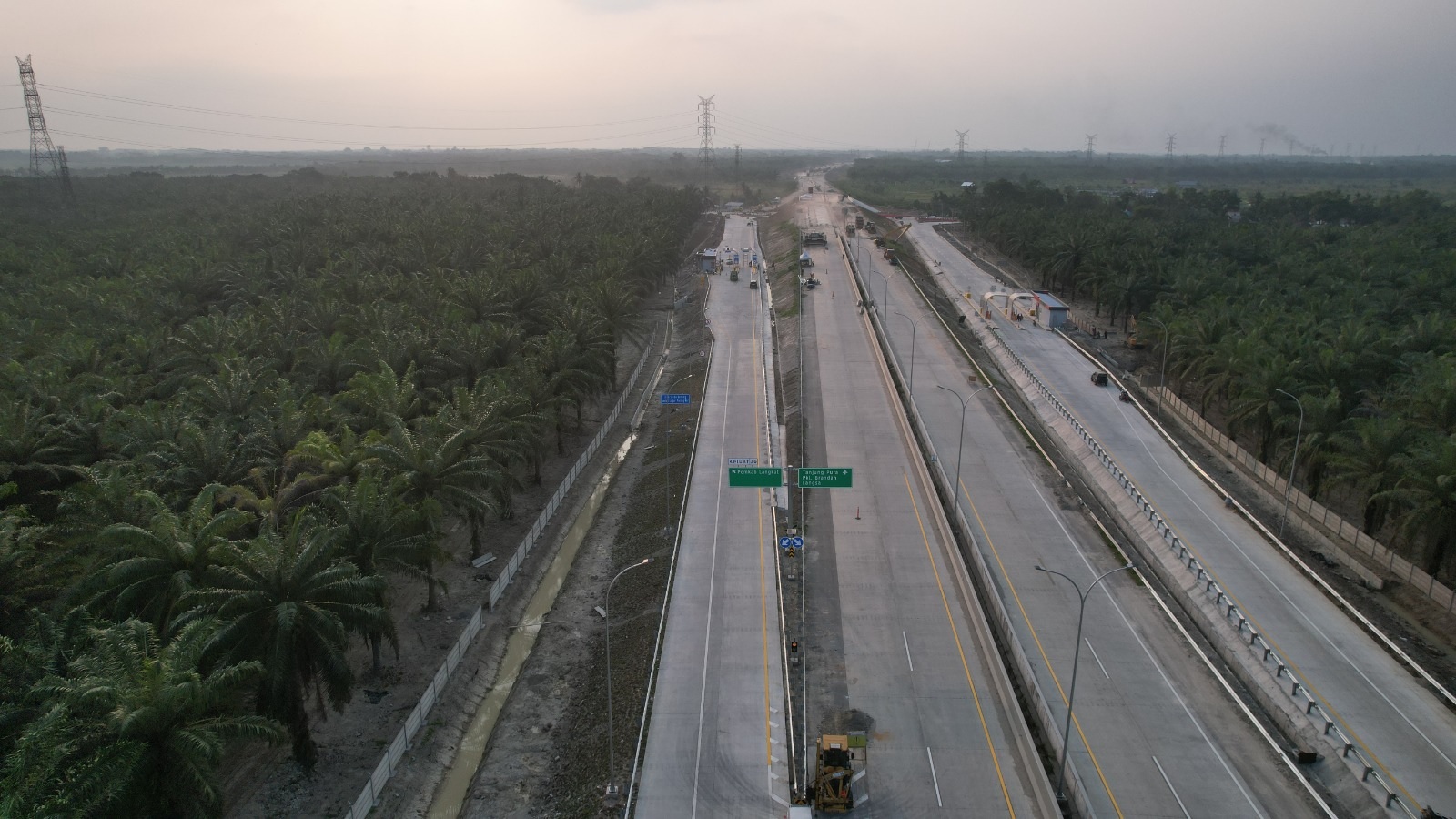 Astaga! Pemerintah Tutup 4 Jalan Tol di Sumatera, Baru Bahagia Sudah Sedih Lagi.