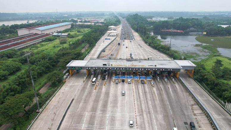 Long Weekend, 127 Ribu Kendaraan Tinggalkan Jakarta Lewat Gerbang Tol Cikampek Utama