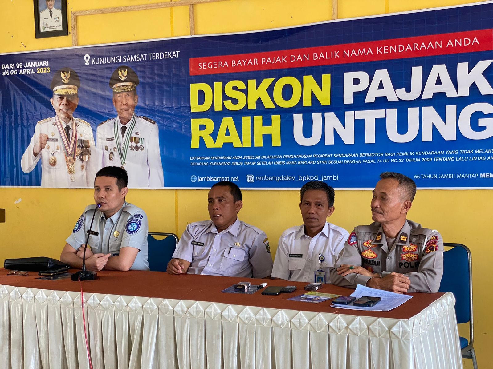 Tim Pembina Samsat Bungo Gencar Infokan Diskon Pajak dan SWDKLLJ di Kantor Kecamatan Jujuhan