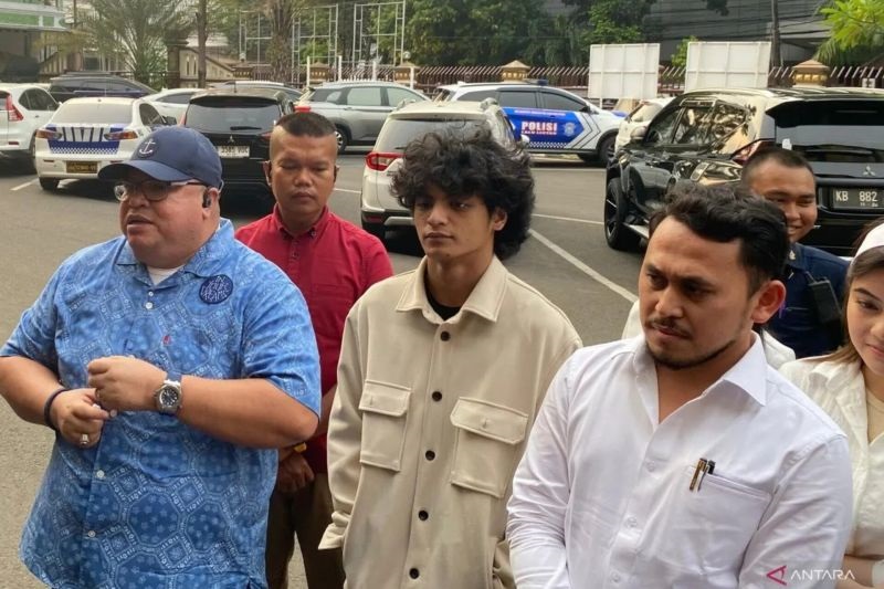 Usai Diperiksa 5 Jam, Vadel Badjideh Ditetapkan Tersangka Kasus Dugaan Persetubuhan Anak Nikita Mirzani