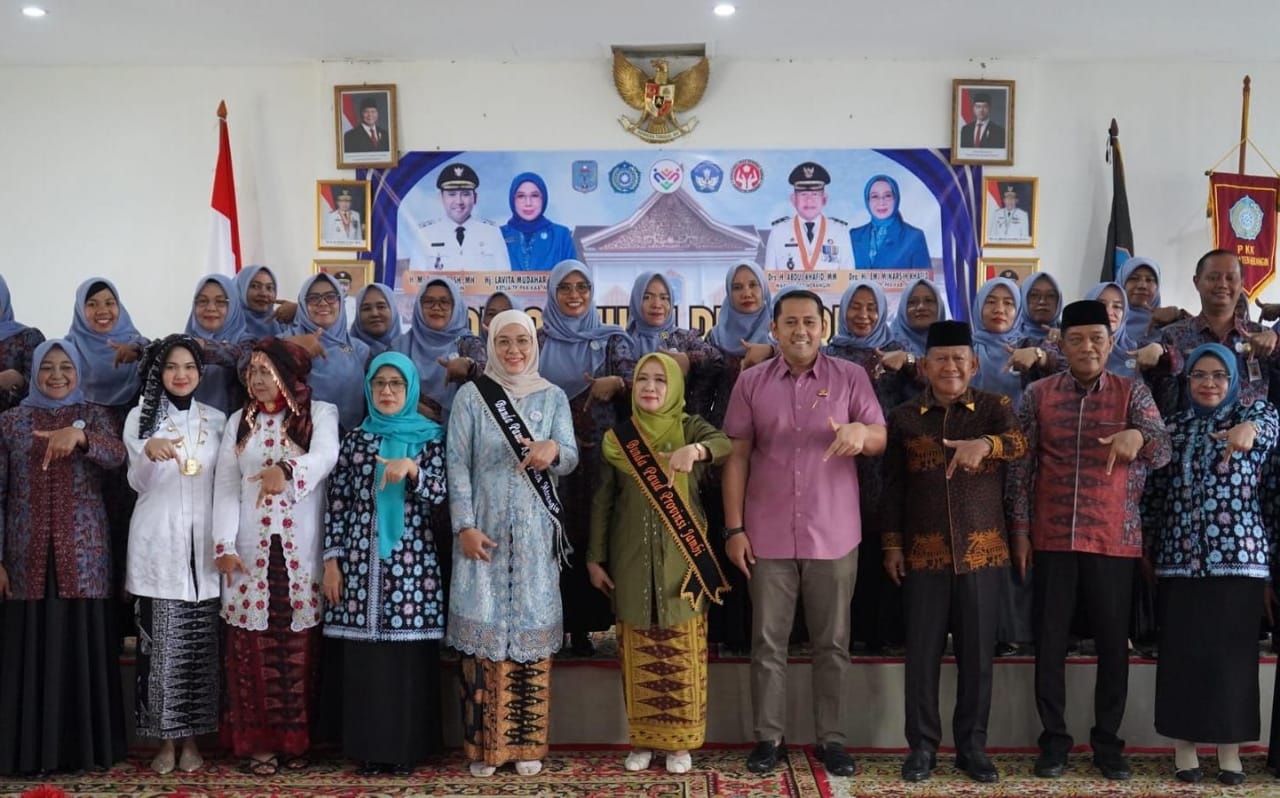 Ratusan Emak-emak di Merangin Dari Berbagai Elemen Dilantik