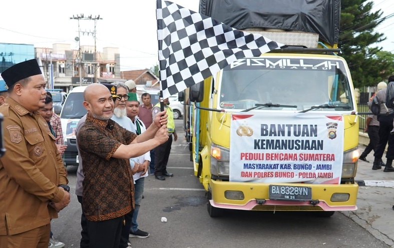Dedy Putra Lepas Pengiriman Bantuan Kemanusiaan untuk Korban Bencana Sumatera