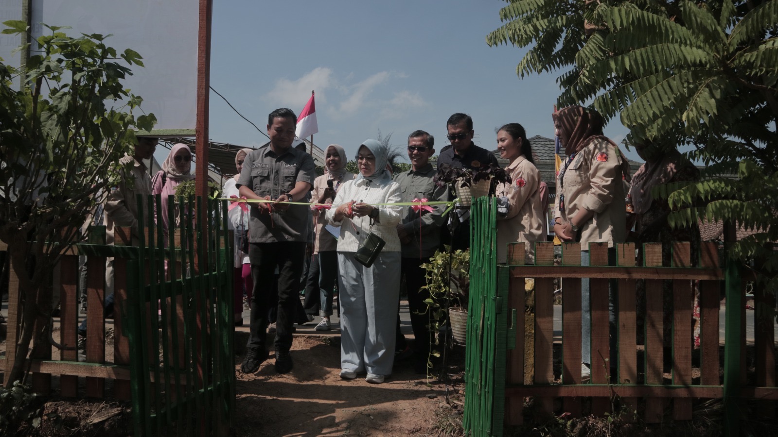 Cukup Pake HP Bisa Siram Tanaman Cabai, Inovasi Himatektan UNJA di Penyengat Rendah