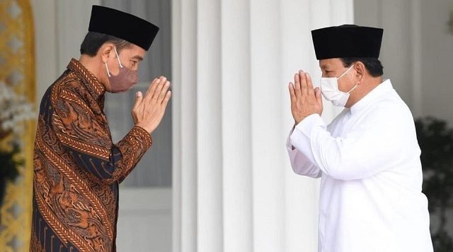 Kenakan Kemeja Putih,  Prabowo Subianto Masuk melalui Pintu Tamu VVIP Presiden, Kena Reshuflle?