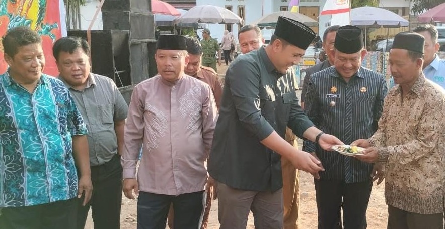 Bupati dan Wabup Merangin Syukuran di Desa Tanah Abang