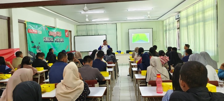 Bangga Menjadi Generasi #Cari_Aman, Sinsen Kampanyekan Safety Riding ke Universitas